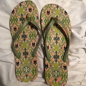 tory burch flip flops